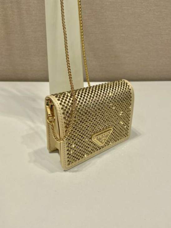 Picture of Prada Handbags _SKUfw225111835fw